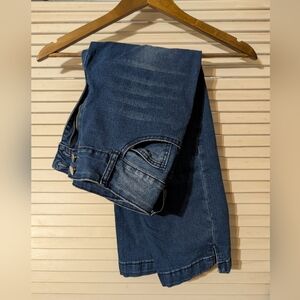 Women's Cropped Jeans, Double Button Closure